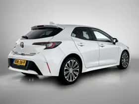 Toyota Corolla (2022) thumbnail 2