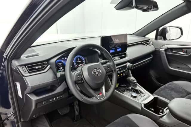 Toyota RAV4 (2025) thumbnail 5