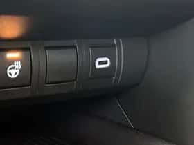 Toyota C-HR (2025) thumbnail 24