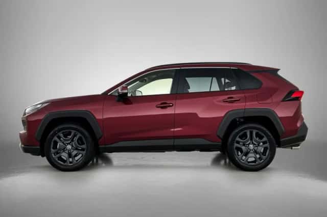 Toyota RAV4 (2022) thumbnail 3