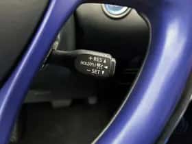 Toyota C-HR (2018) thumbnail 16