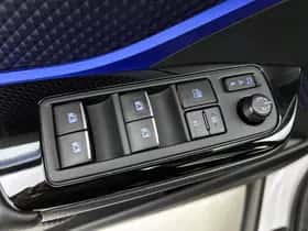 Toyota C-HR (2018) thumbnail 25