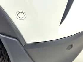 Toyota C-HR (2018) thumbnail 32