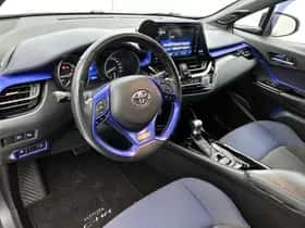 Toyota C-HR (2018) thumbnail 39