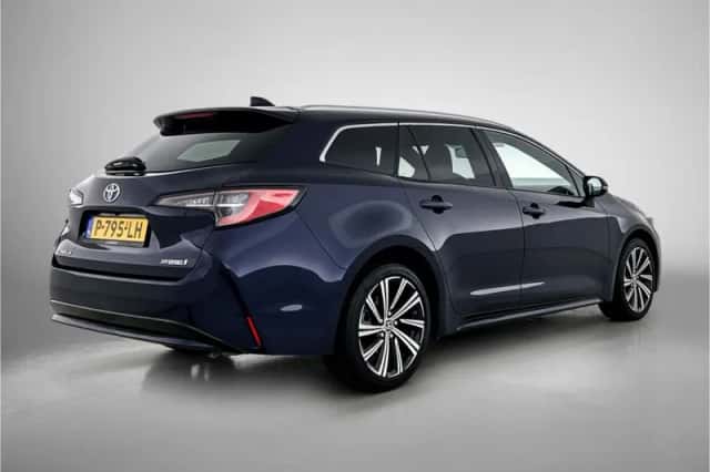 Toyota Corolla_Touring_Sports (2022) thumbnail 2