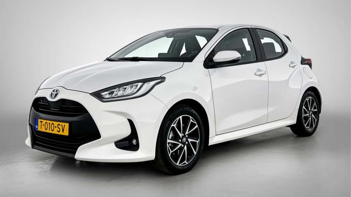 Toyota Yaris (2023) — foto 1