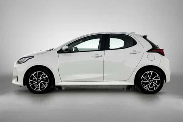 Toyota Yaris (2023) thumbnail 3