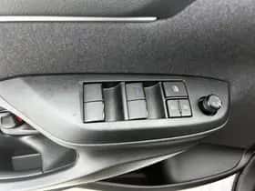 Toyota Yaris (2023) thumbnail 21