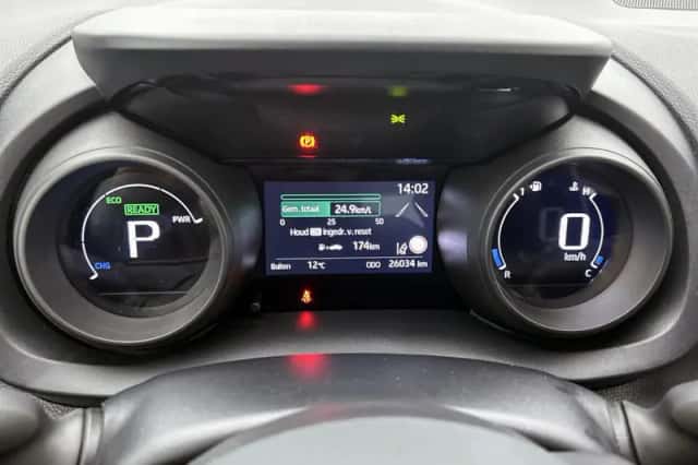 Toyota Yaris (2023) thumbnail 5