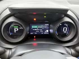 Toyota Yaris (2023) thumbnail 5