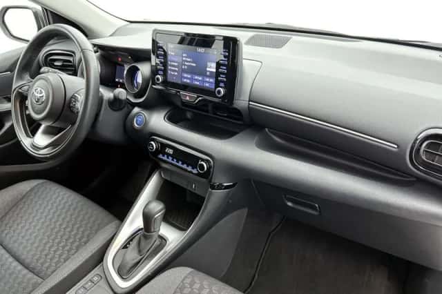 Toyota Yaris (2023) thumbnail 6