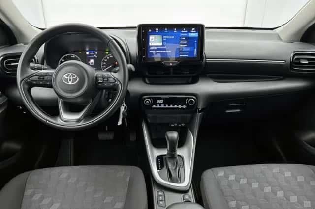 Toyota Yaris (2025) thumbnail 4