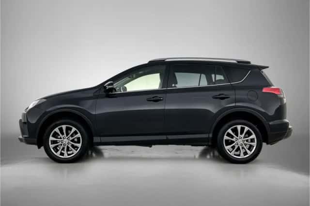Toyota RAV4 (2016) thumbnail 3