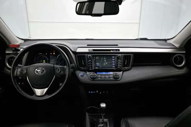 Toyota RAV4 (2016) thumbnail 4