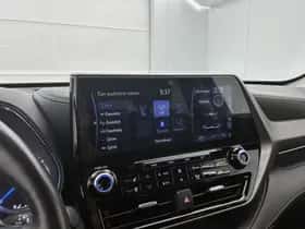Toyota Highlander (2021) thumbnail 30