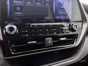 Toyota Highlander (2021) thumbnail 9