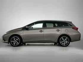 Toyota Auris (2017) thumbnail 3