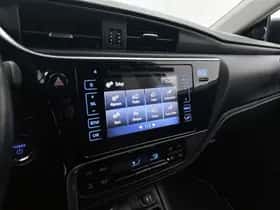 Toyota Auris (2017) thumbnail 9