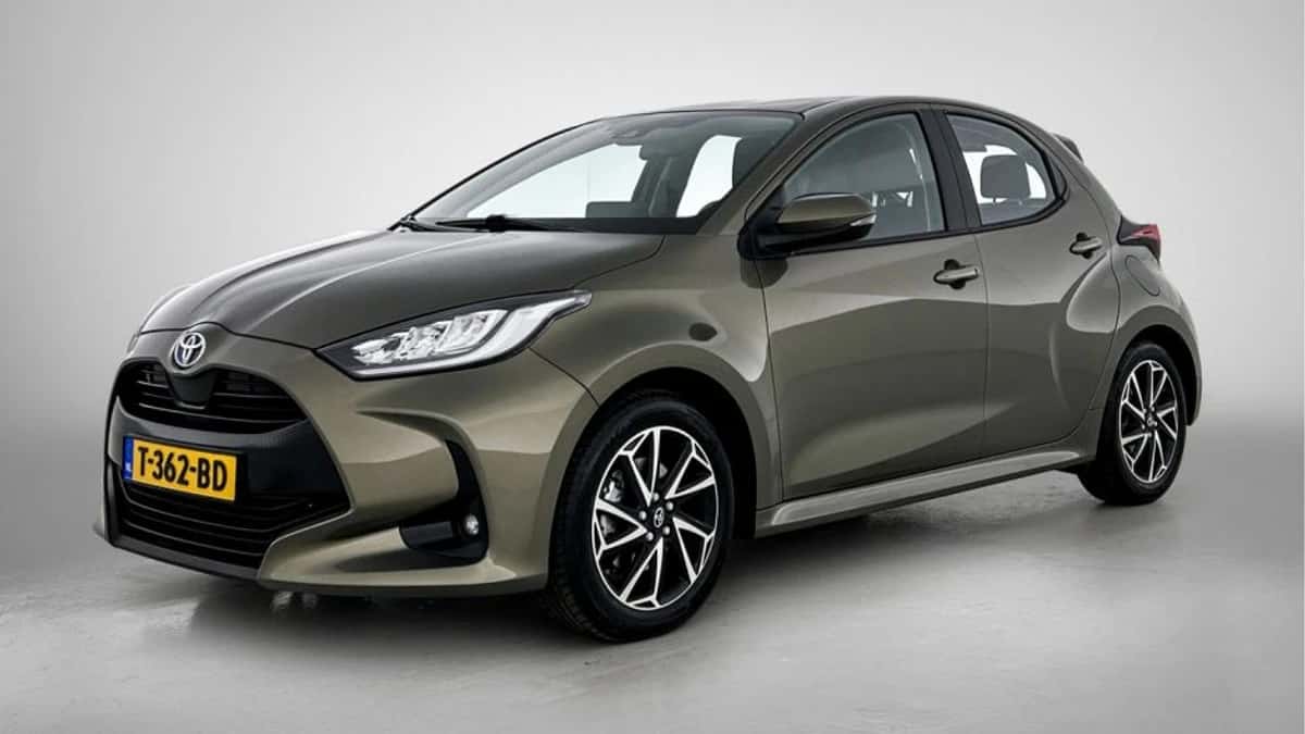 Toyota Yaris (2023) — foto 1