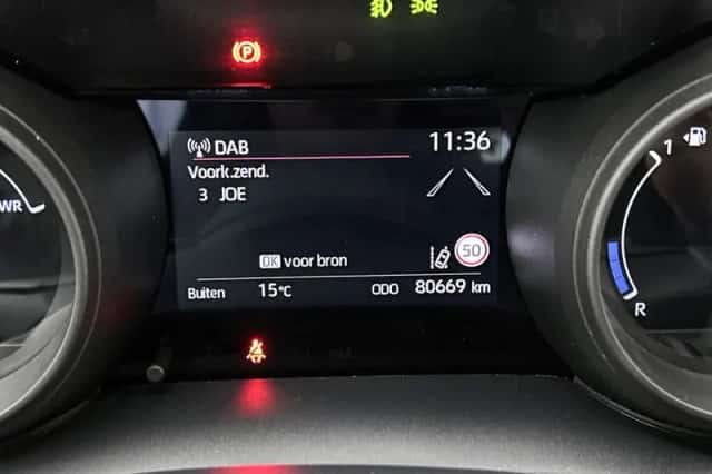 Toyota Yaris (2023) thumbnail 5