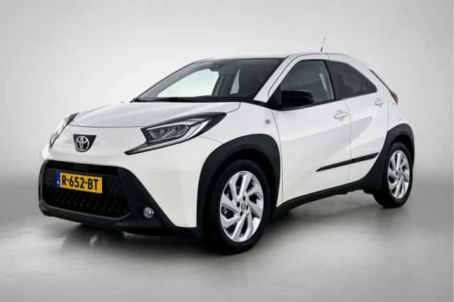 Toyota Aygo (2022) thumbnail 1