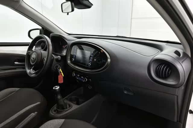 Toyota Aygo (2022) thumbnail 6