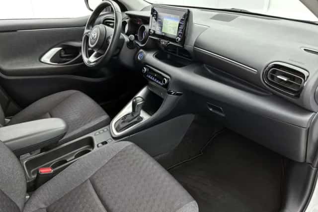 Toyota Yaris (2020) thumbnail 6