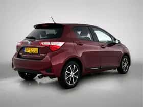 Toyota Yaris (2018) thumbnail 2
