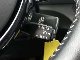 Toyota Yaris (2018) thumbnail 14