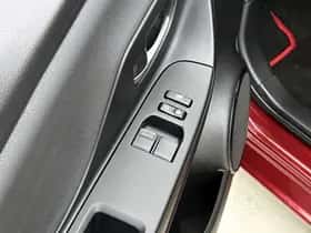 Toyota Yaris (2018) thumbnail 21