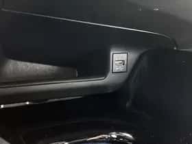 Toyota C-HR (2021) thumbnail 24