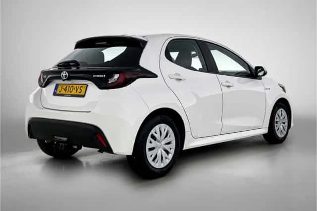Toyota Yaris (2020) thumbnail 2