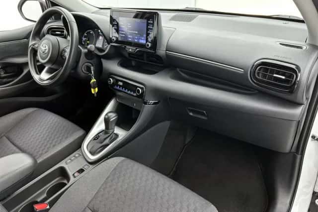Toyota Yaris (2020) thumbnail 6