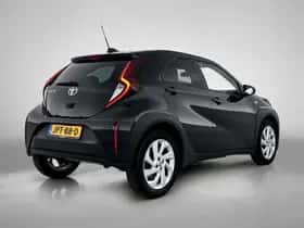 Toyota Aygo (2023) thumbnail 2