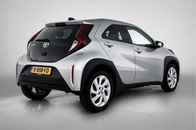 Toyota Aygo (2023) thumbnail 2