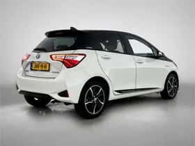 Toyota Yaris (2018) thumbnail 2