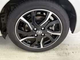 Toyota Yaris (2018) thumbnail 19
