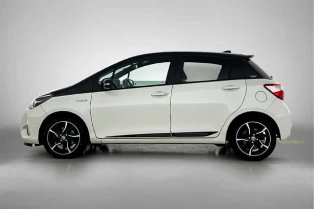 Toyota Yaris (2018) thumbnail 3