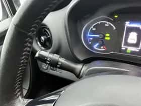 Toyota Yaris (2018) thumbnail 23