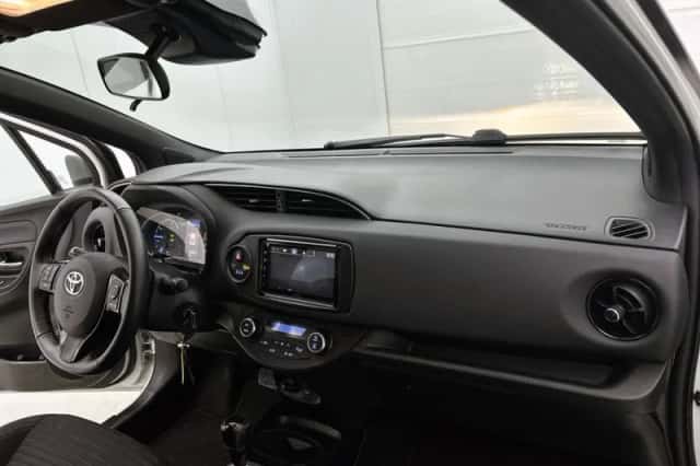 Toyota Yaris (2018) thumbnail 6