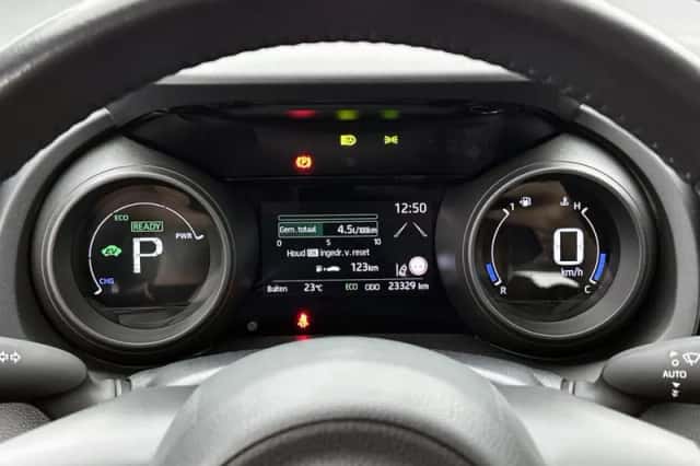 Toyota Yaris (2022) thumbnail 5