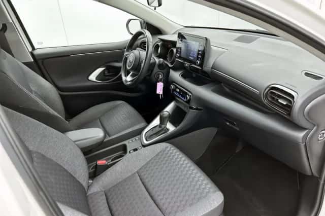Toyota Yaris (2022) thumbnail 6