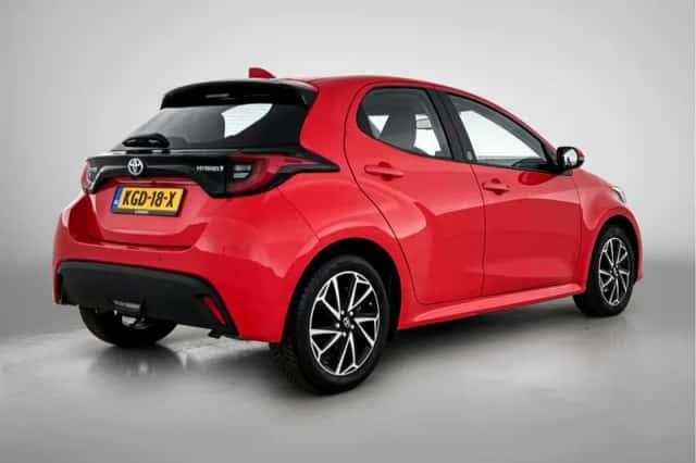 Toyota Yaris (2022) thumbnail 2