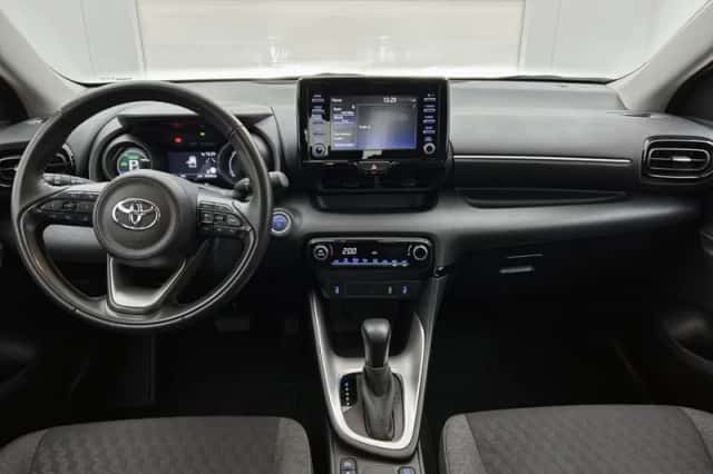 Toyota Yaris (2022) thumbnail 4