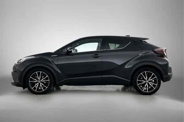 Toyota C-HR (2019) thumbnail 3