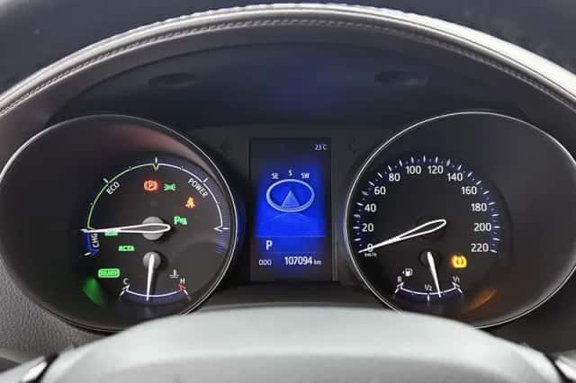 Toyota C-HR (2019) thumbnail 5