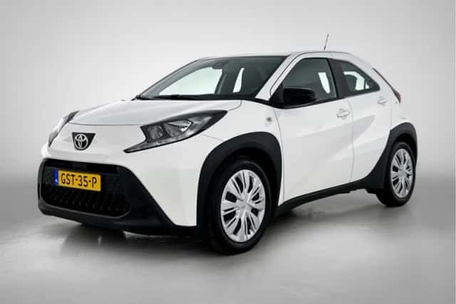 Toyota Aygo (2024) thumbnail 1