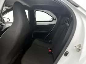 Toyota Aygo (2024) thumbnail 16
