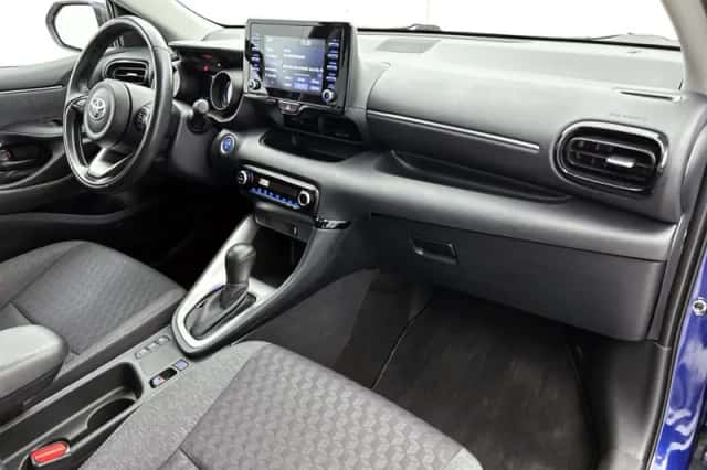 Toyota Yaris (2021) thumbnail 6