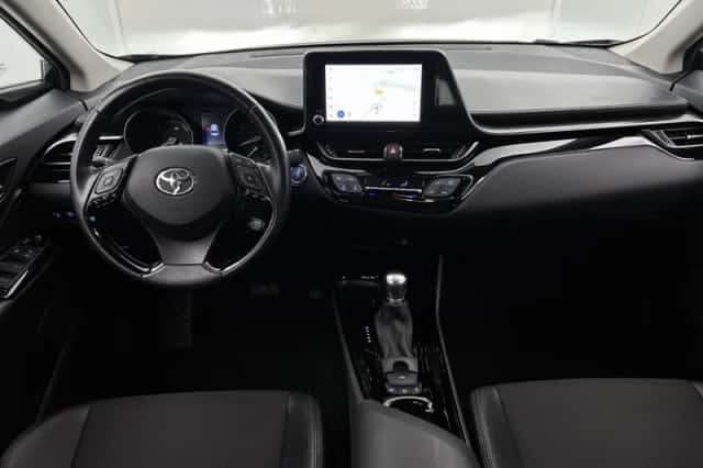 Toyota C-HR (2023) thumbnail 4